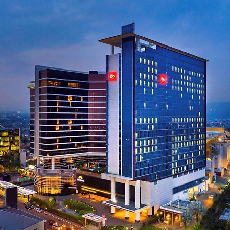 Ibis Bandung Trans Studio Exterior photo