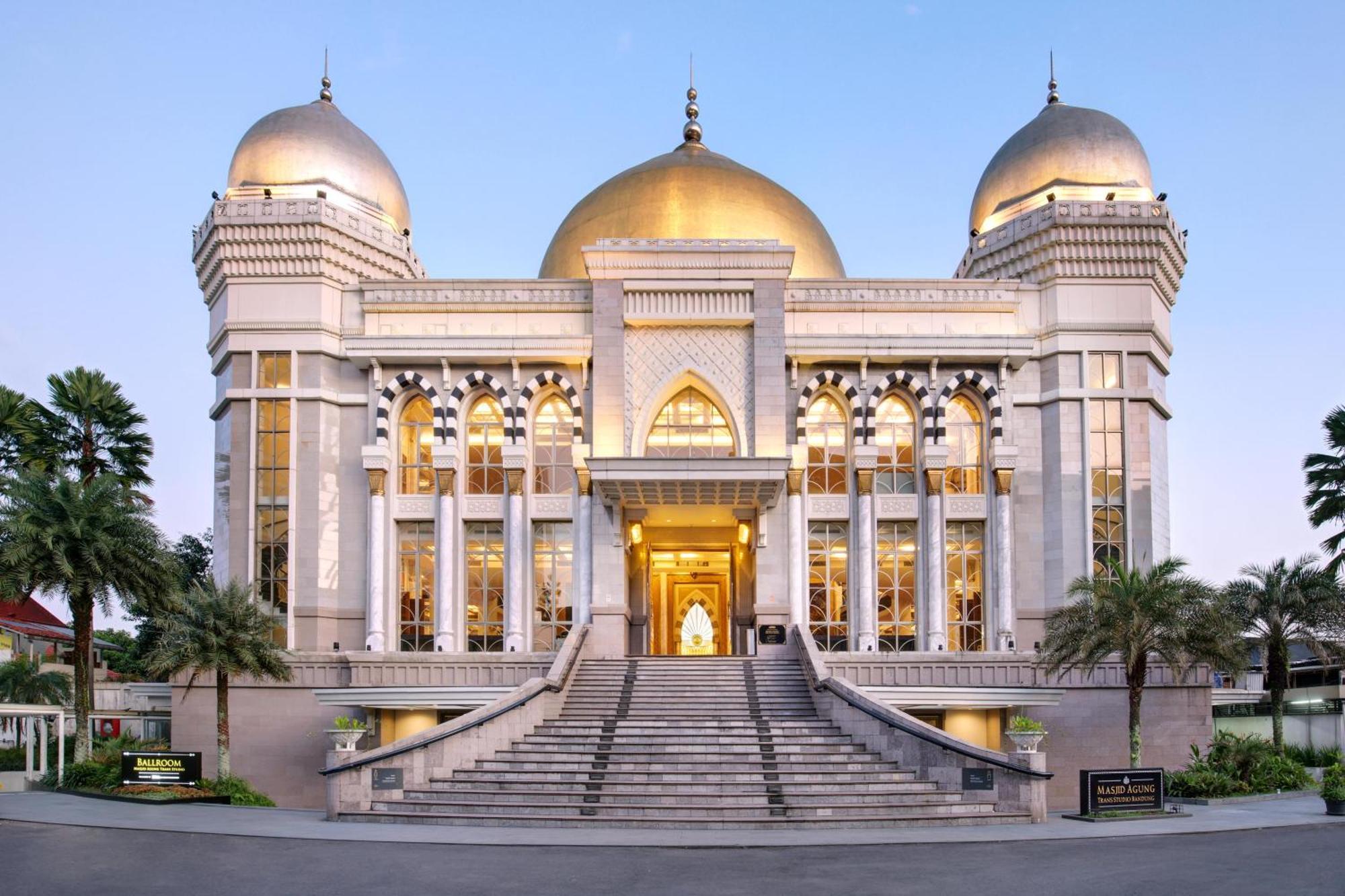 Ibis Bandung Trans Studio Exterior photo